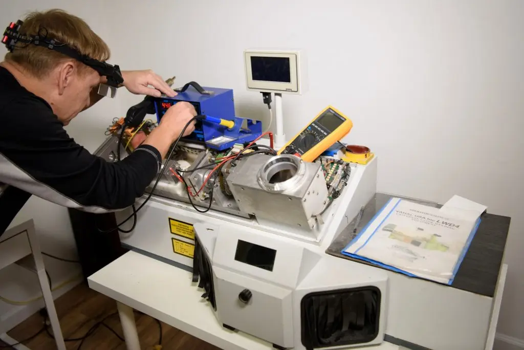 تعمیرات انواع دستگاه لیزر   با قیمت مناسب و گارانتی 